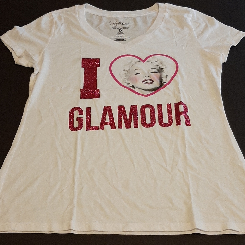 Marilyn monroe v neck tee